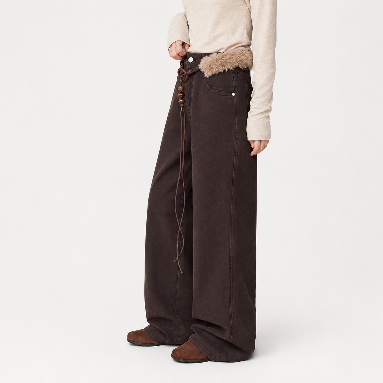 Stylish Straight-Leg Jeans with Belt