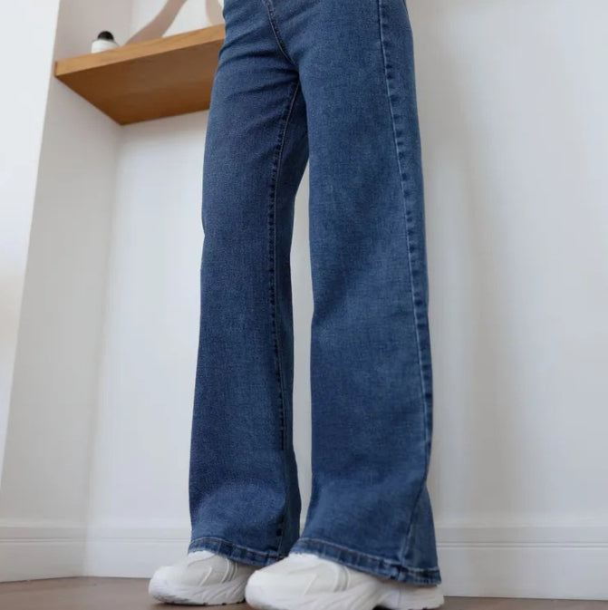 Women’s High-Waist Washed Straight Leg Jeans