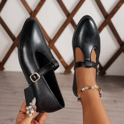 British Style Pointed Toe Shallow Mouth Buckle Shoes Women