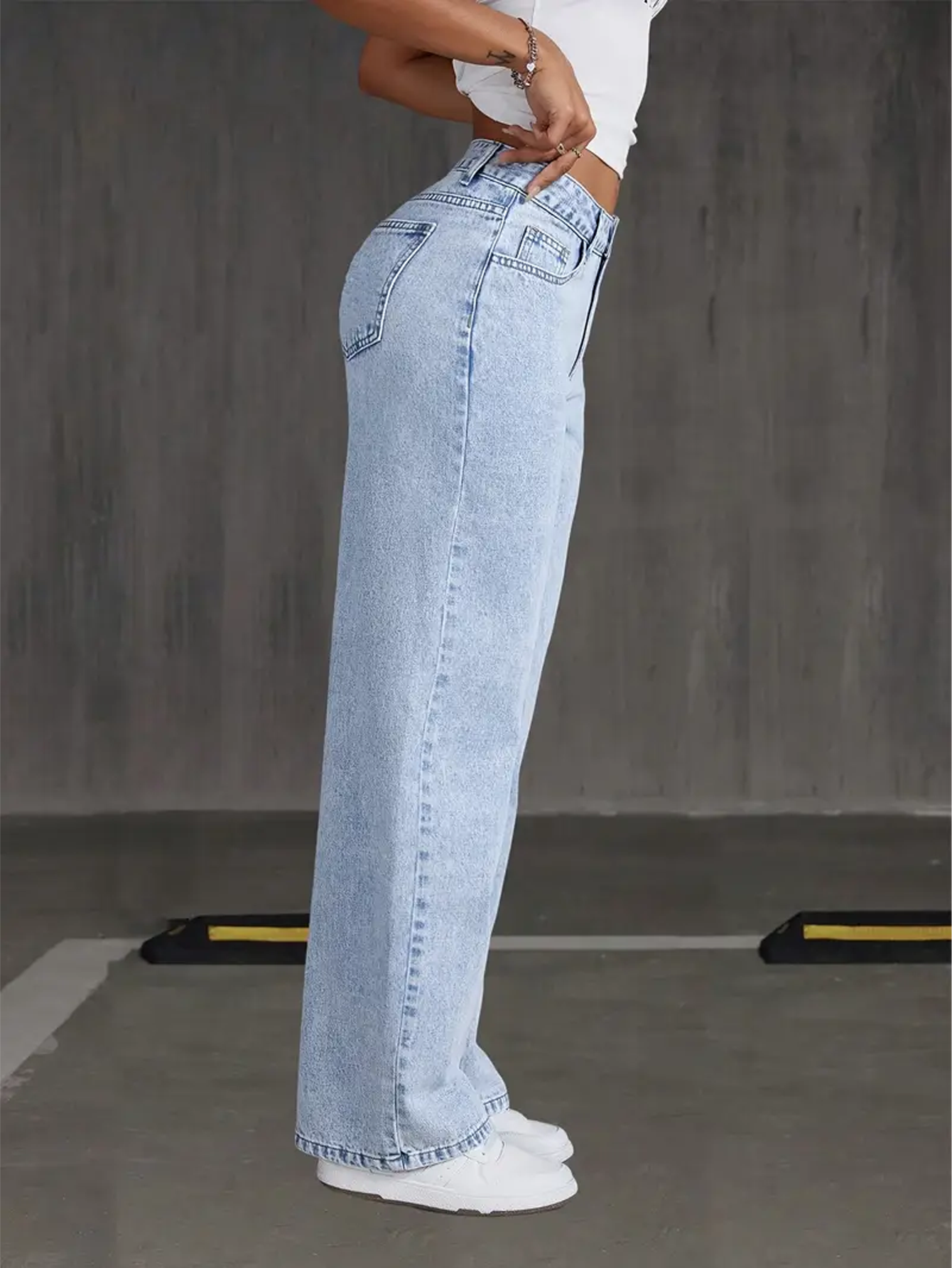High-Waisted Light Wash Straight Fit Jeans