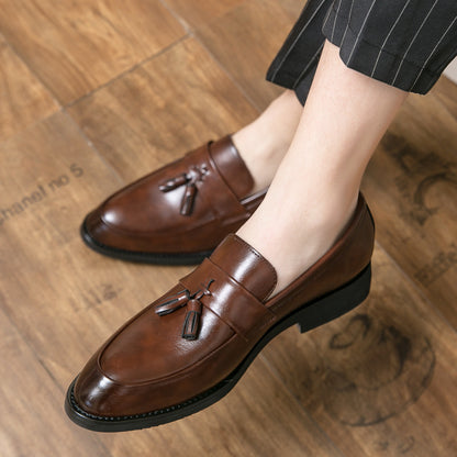 Casual heren loafers, klassieke leren schoenen met kwastje, geschikt voor bruiloften en andere formele gelegenheden.
